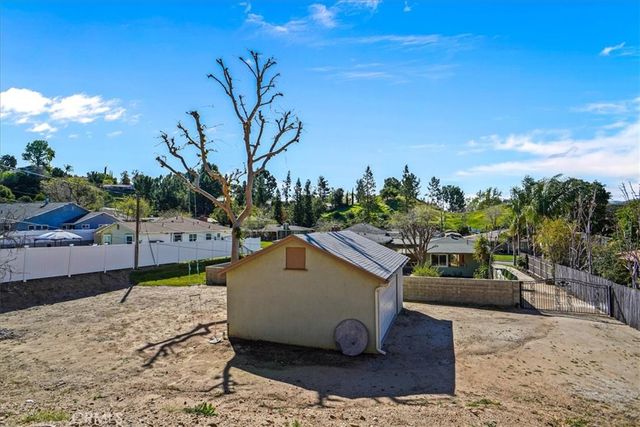 22573 Arriba Drive, Saugus, CA 91350