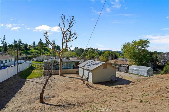 22573 Arriba Drive, Saugus, CA 91350