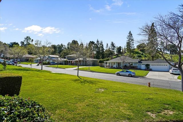 22573 Arriba Drive, Saugus, CA 91350