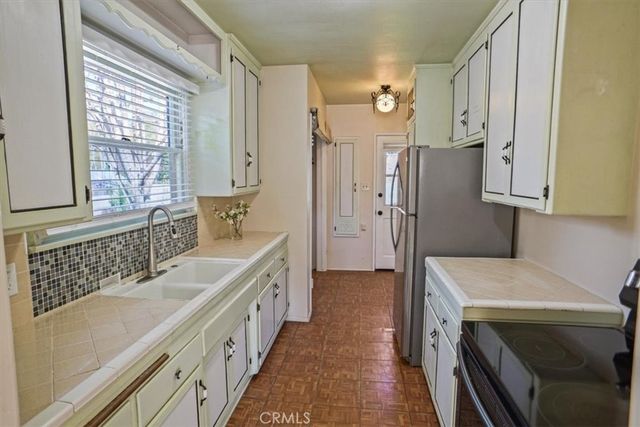 22573 Arriba Drive, Saugus, CA 91350