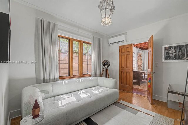 3233 Crystal Ct, Miami, FL 33133