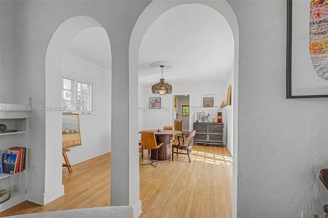 3233 Crystal Ct, Miami, FL 33133