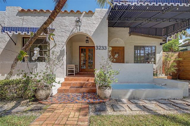 3233 Crystal Ct, Miami, FL 33133