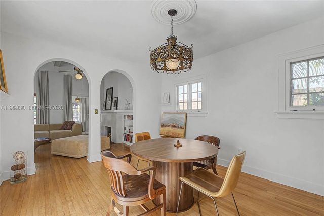 3233 Crystal Ct, Miami, FL 33133