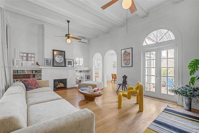 3233 Crystal Ct, Miami, FL 33133