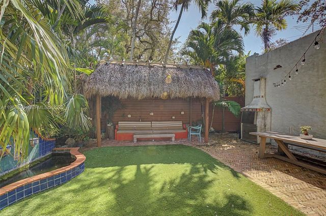 3233 Crystal Ct, Miami, FL 33133