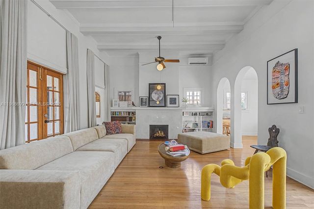 3233 Crystal Ct, Miami, FL 33133