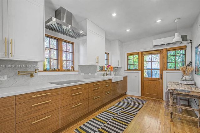 3233 Crystal Ct, Miami, FL 33133