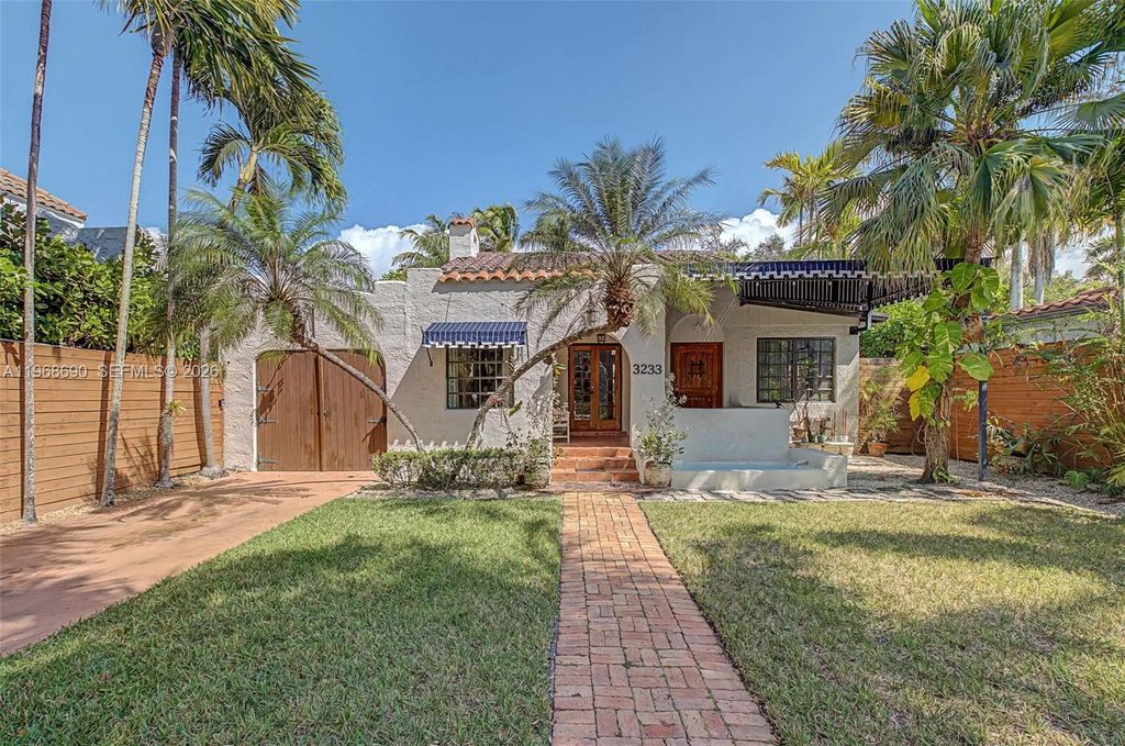 3233 Crystal Ct, Miami, FL 33133