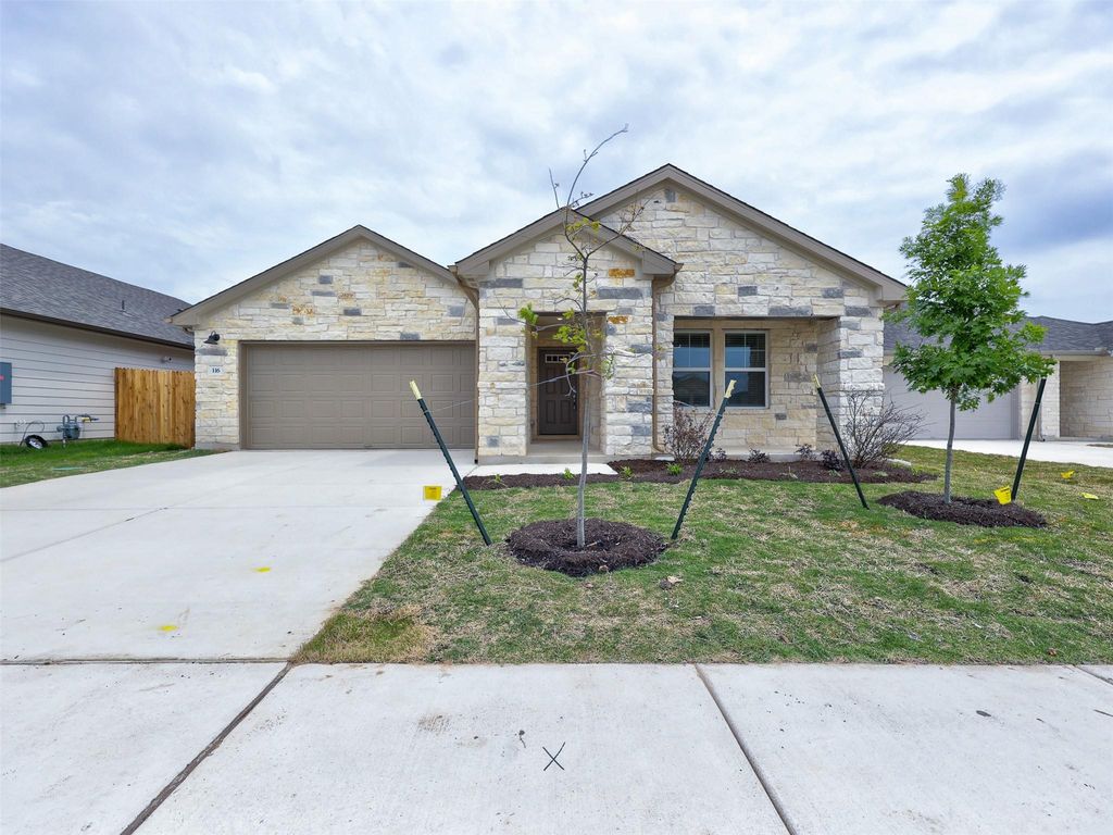 116 Greenspire LN, Hutto, TX 78634