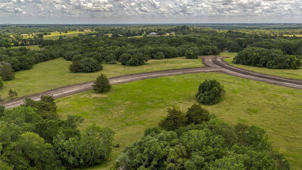 20 Ridgewood Farms Way, Brenham, TX 77833