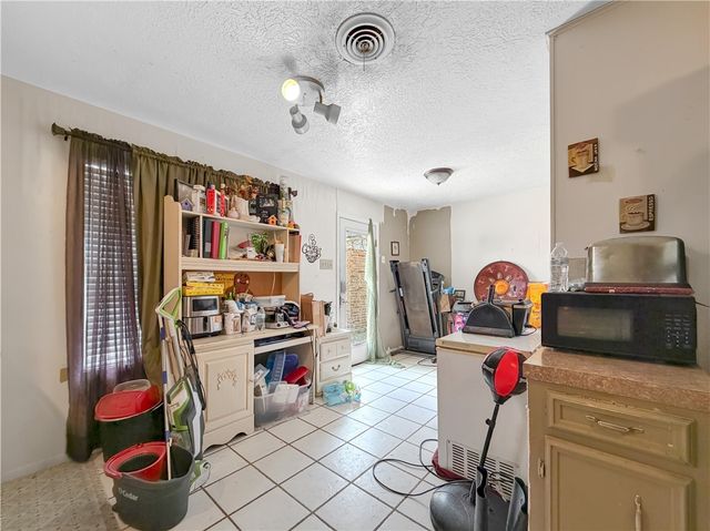 9733 Wilkins Dr, Corpus Christi, TX 78410