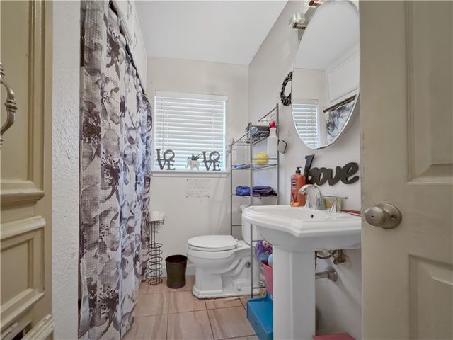 9733 Wilkins Dr, Corpus Christi, TX 78410