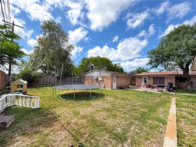 9733 Wilkins Dr, Corpus Christi, TX 78410