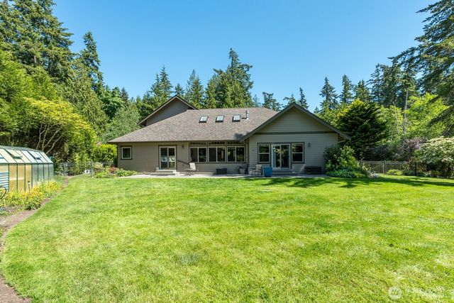 763 Arrowhead Road, Camano Island, WA 98282