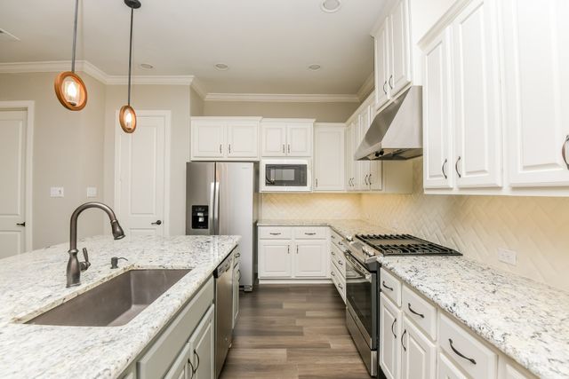 13725 Parkline Way, Fort Worth, TX 76008