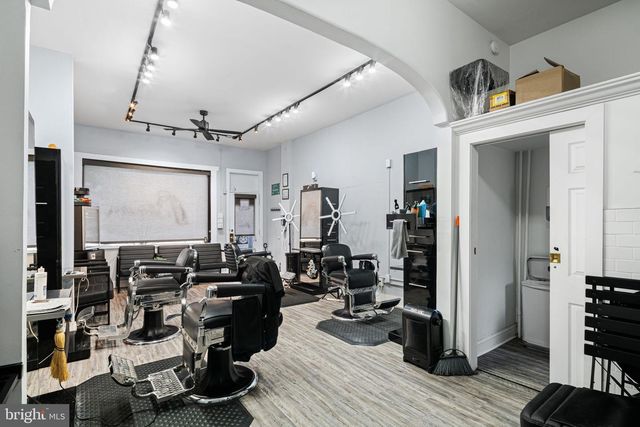 4233 MAIN ST, Philadelphia, PA 19127