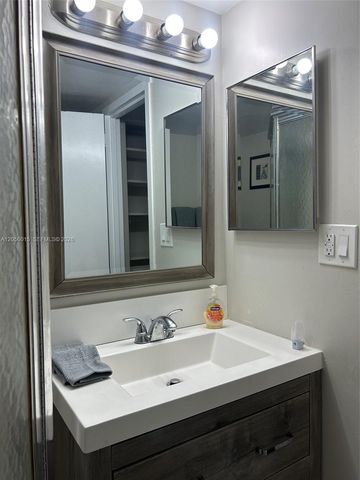 5921 Washington St 128, Hollywood, FL 33023