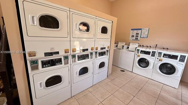 5921 Washington St 128, Hollywood, FL 33023