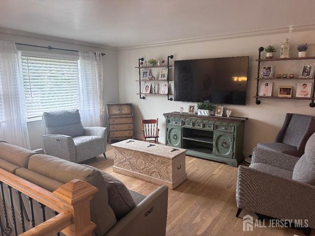 6 Tracey Drive, Milltown, NJ 08850