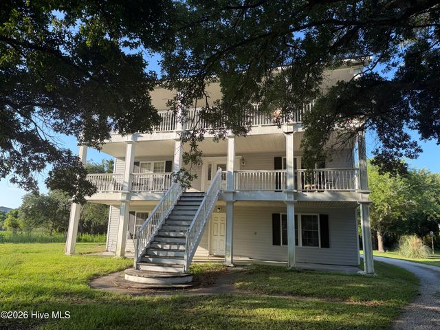215 Shell Drive, Sneads Ferry, NC 28460