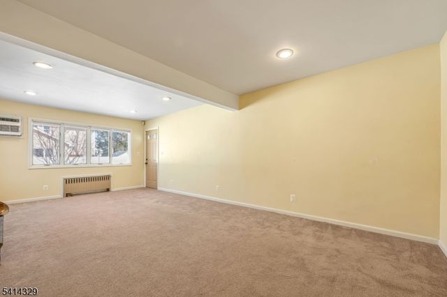 10 Charles St, Fair Lawn Boro, NJ 07410