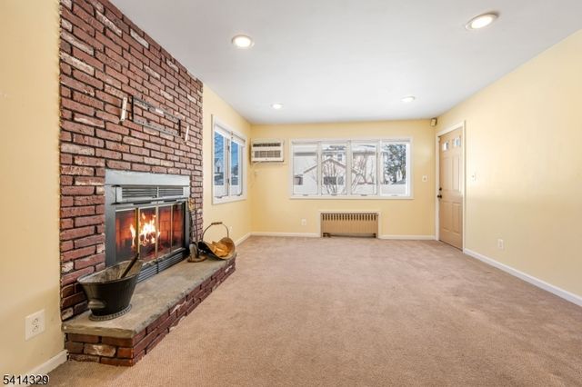 10 Charles St, Fair Lawn Boro, NJ 07410