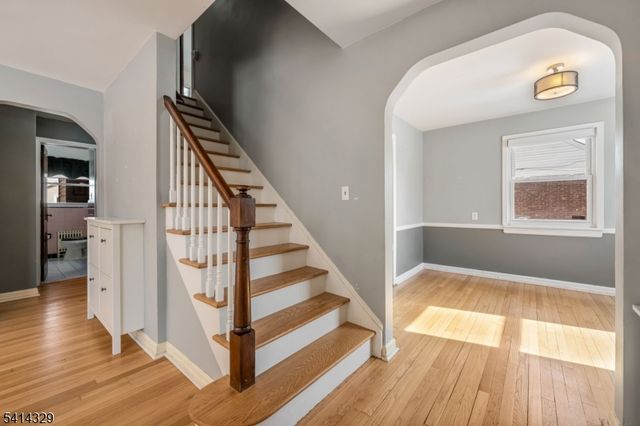 10 Charles St, Fair Lawn Boro, NJ 07410