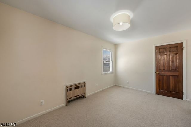 10 Charles St, Fair Lawn Boro, NJ 07410