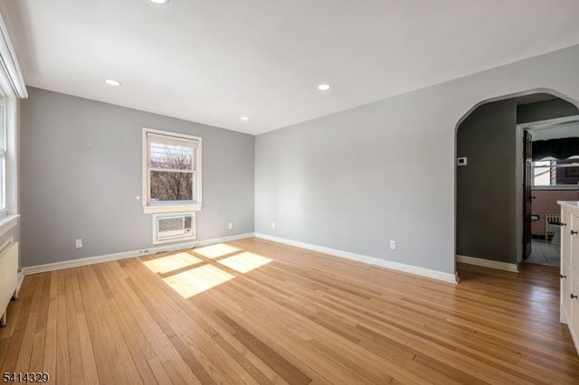 10 Charles St, Fair Lawn Boro, NJ 07410