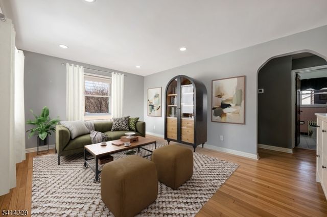 10 Charles St, Fair Lawn Boro, NJ 07410