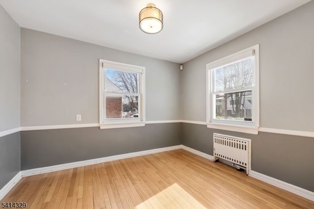 10 Charles St, Fair Lawn Boro, NJ 07410