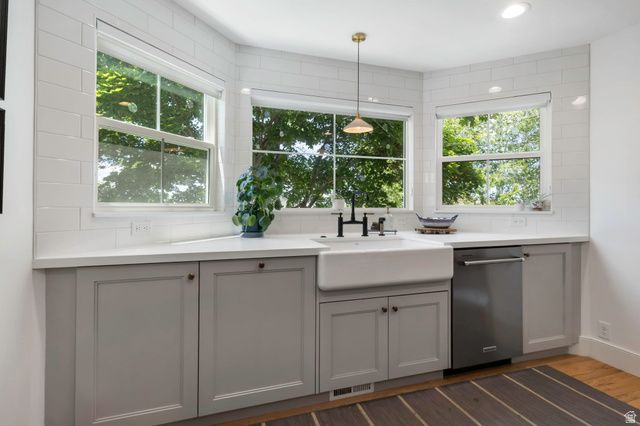 9970 S SUMMIT VIEW DR, Sandy, UT 84092