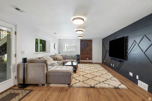 9970 S SUMMIT VIEW DR, Sandy, UT 84092