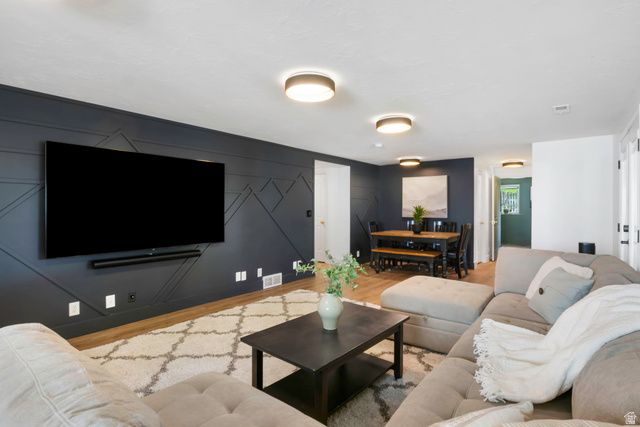 9970 S SUMMIT VIEW DR, Sandy, UT 84092