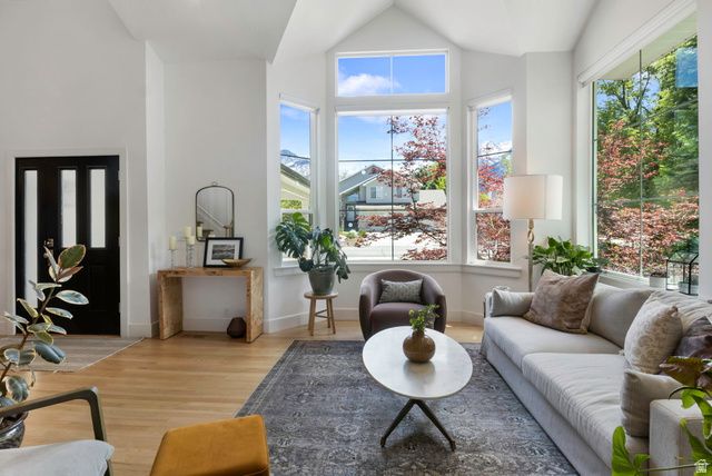 9970 S SUMMIT VIEW DR, Sandy, UT 84092