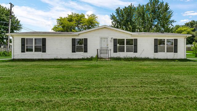 8176 W Pahs Road, Michigan City, IN 46360