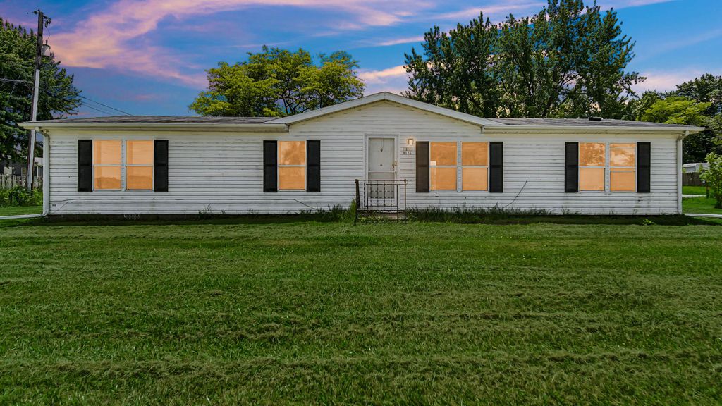 8176 W Pahs Road, Michigan City, IN 46360