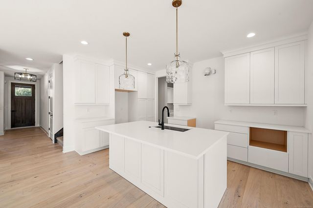 5956 Willow Grove Drive, Troy, MI 48085