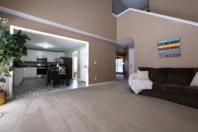 292 Waxberry Court, Boiling Springs, SC 29316