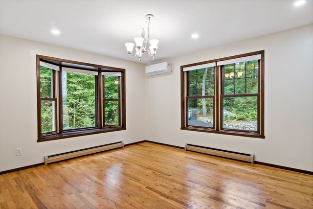 163 Quanapoag Rd, Freetown, MA 02717