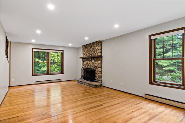 163 Quanapoag Rd, Freetown, MA 02717