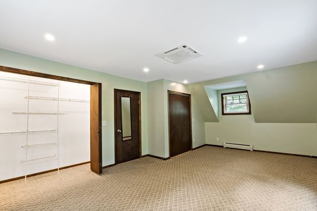 163 Quanapoag Rd, Freetown, MA 02717