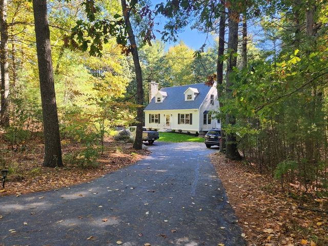163 Quanapoag Rd, Freetown, MA 02717