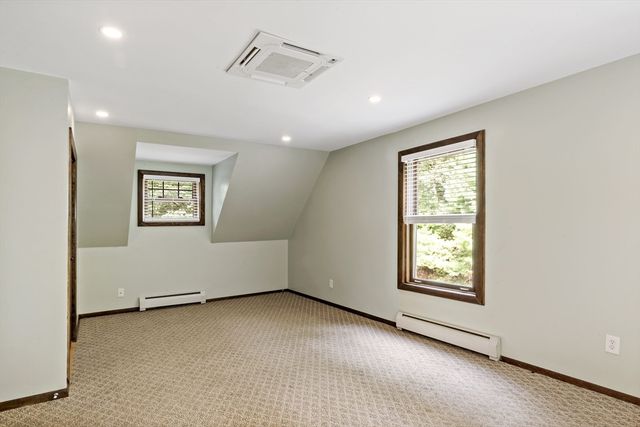 163 Quanapoag Rd, Freetown, MA 02717