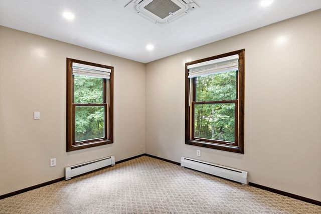 163 Quanapoag Rd, Freetown, MA 02717