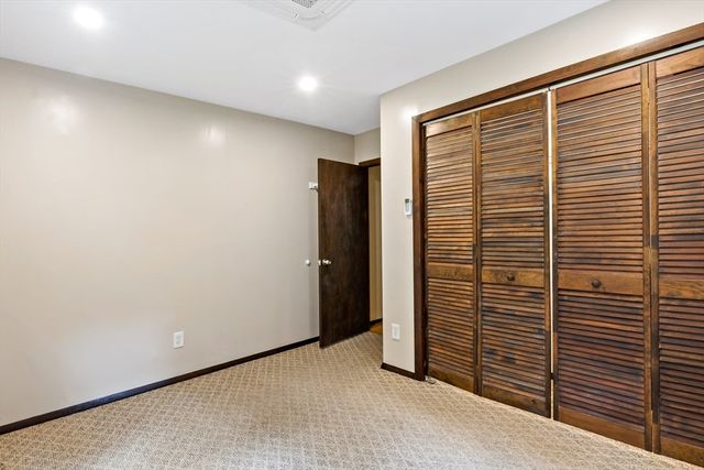 163 Quanapoag Rd, Freetown, MA 02717