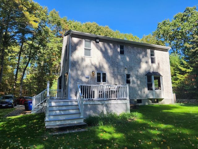163 Quanapoag Rd, Freetown, MA 02717