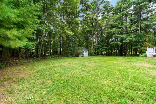 163 Quanapoag Rd, Freetown, MA 02717
