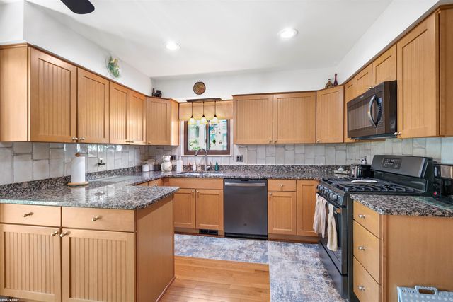 34321 Jefferson Street, Harrison Twp, MI 48045